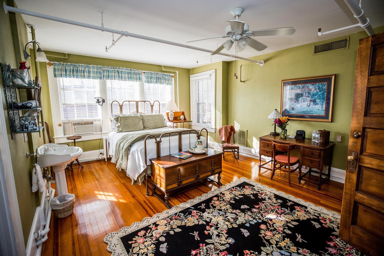 The Henderson Bed and Breakfast Hendersonville Buitenkant foto