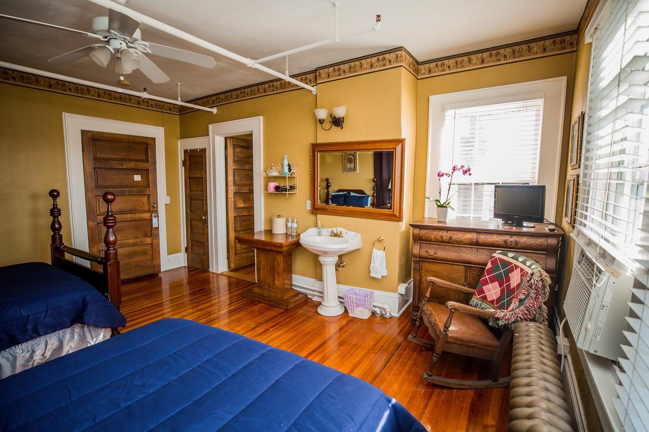 The Henderson Bed and Breakfast Hendersonville Buitenkant foto